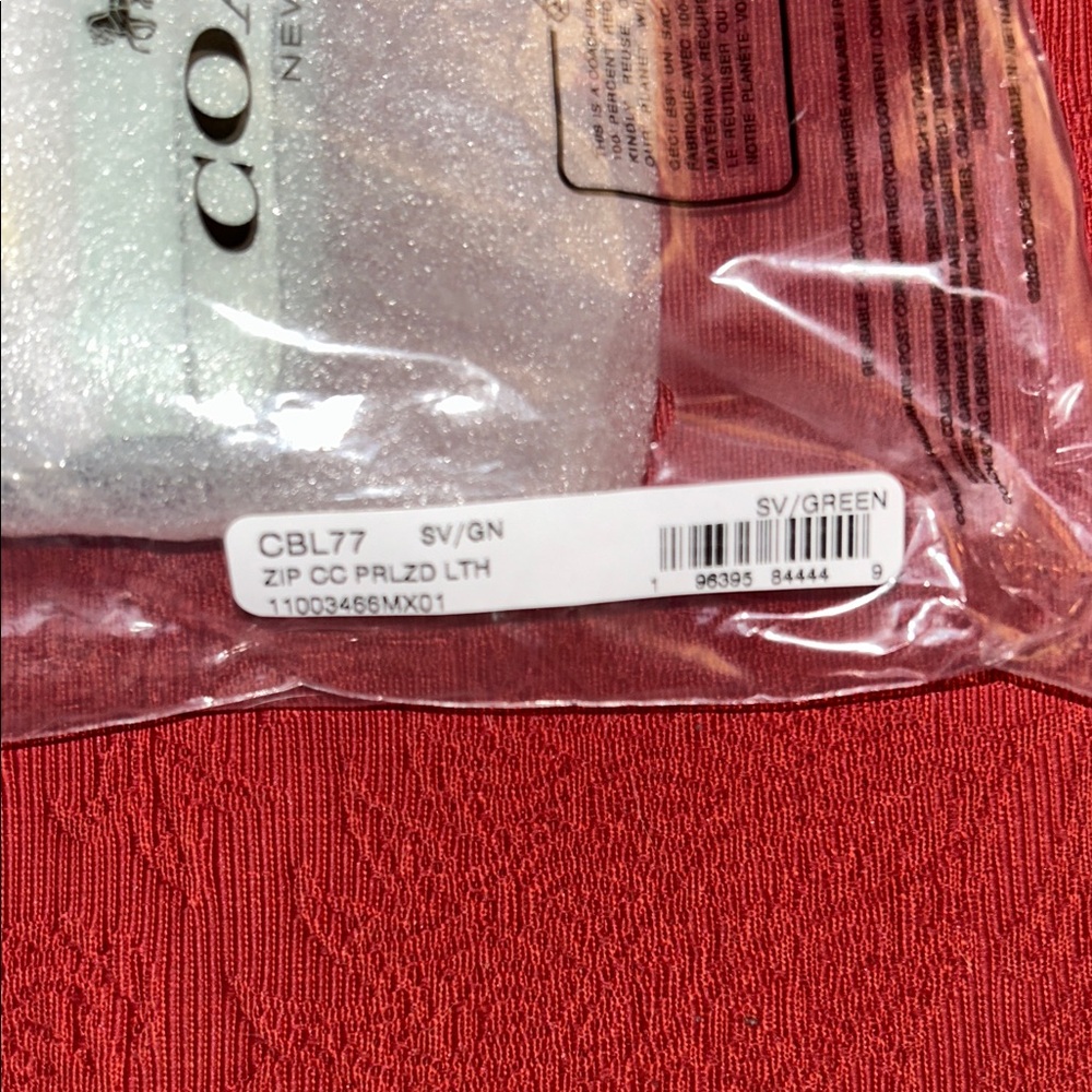 Coach Pearlized Light Green Leather Quilted Zip Chain Wallet, NWT - Picture 4 of 5
